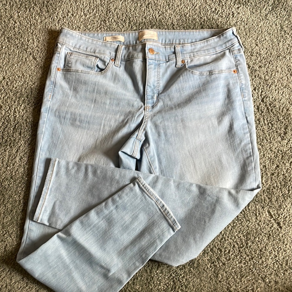 Universal Threads Jeans. New without tags. Purchased, worn once they didn’t fit.